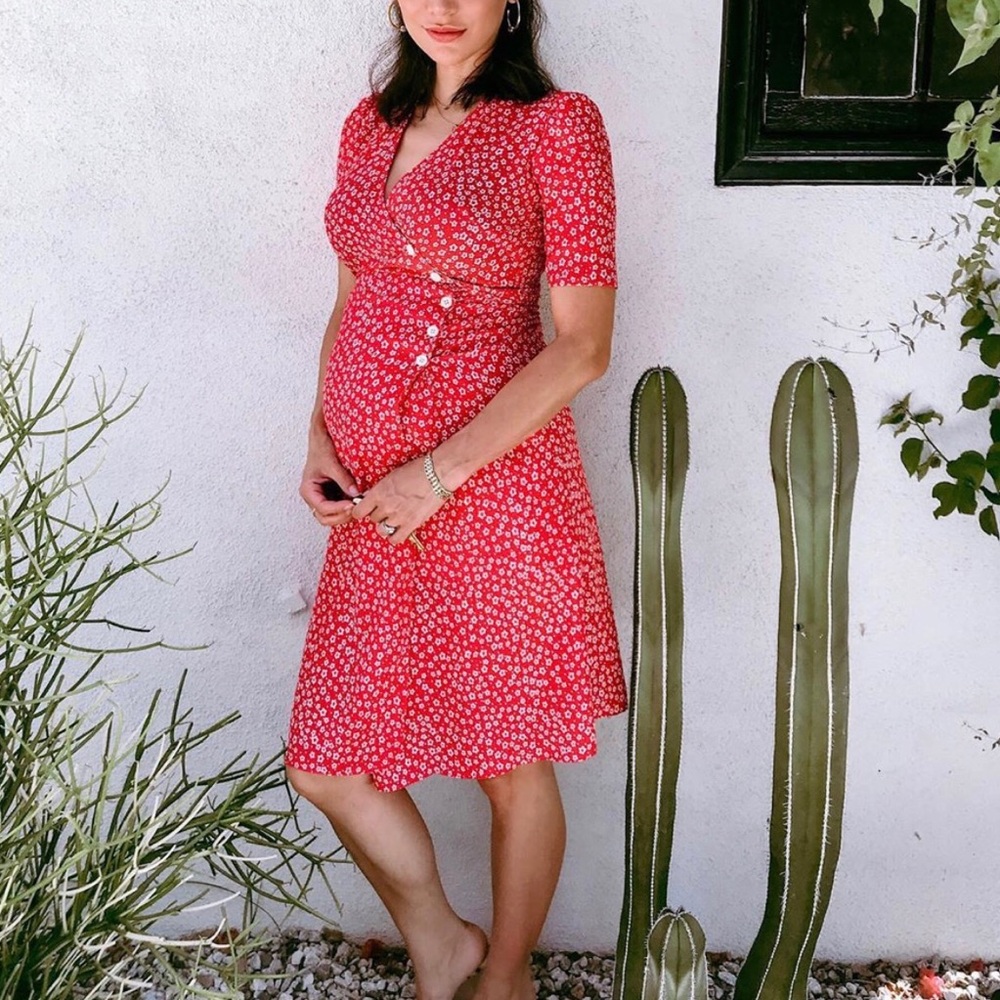 Like New Red Floral Maternity Dress SZ Small